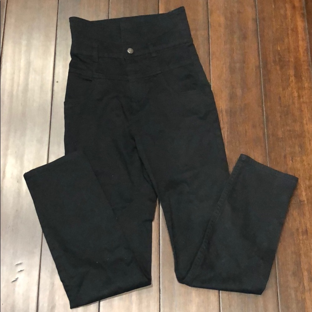 H&M high waisted pants size 4 brand new 
J